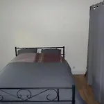 618